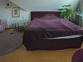 Julmodels Bedroom-A 2's Live Sex Cam Show