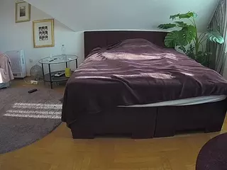 Julmodels Bedroom-A 2's Live Sex Cam Show