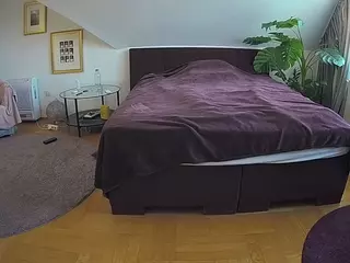 Julmodels Bedroom-A 2's Live Sex Cam Show