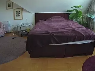 Julmodels Bedroom-A 2's Live Sex Cam Show