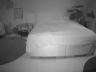 Julmodels Bedroom-A 2's Live Sex Cam Show