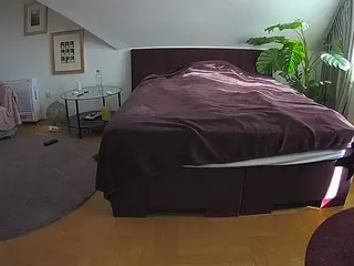 Julmodels Bedroom-A 2's Live Sex Cam Show