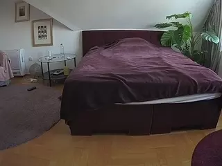Julmodels Bedroom-A 2's Live Sex Cam Show