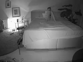 Julmodels Bedroom-A 2's Live Sex Cam Show