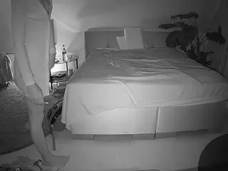 Julmodels Bedroom-A 2's Live Sex Cam Show