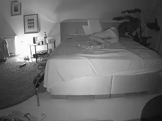 Julmodels Bedroom-A 2's Live Sex Cam Show