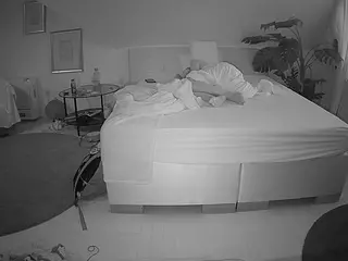 Julmodels Bedroom-A 2's Live Sex Cam Show