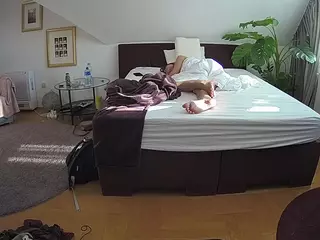Julmodels Bedroom-A 2's Live Sex Cam Show