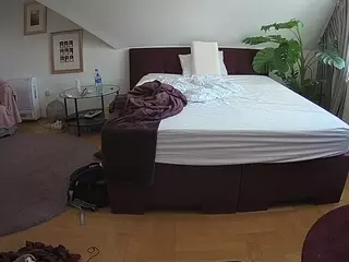 Julmodels Bedroom-A 2's Live Sex Cam Show