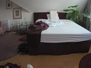 Julmodels Bedroom-A 2's Live Sex Cam Show