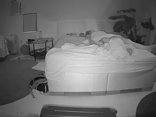 Julmodels Bedroom-A 2's Live Sex Cam Show