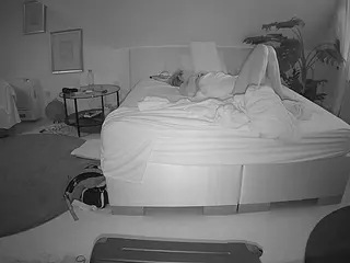 Julmodels Bedroom-A 2's Live Sex Cam Show