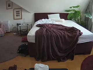 Julmodels Bedroom-A 2's Live Sex Cam Show