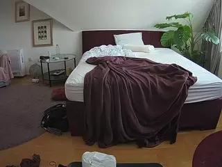 Julmodels Bedroom-A 2's Live Sex Cam Show