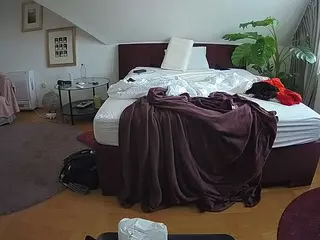 Julmodels Bedroom-A 2's Live Sex Cam Show