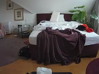 Julmodels Bedroom-A 2's Live Sex Cam Show