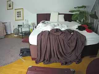 Julmodels Bedroom-A 2's Live Sex Cam Show