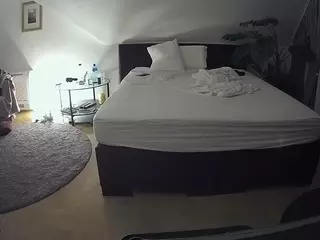 Julmodels Bedroom-A 2's Live Sex Cam Show