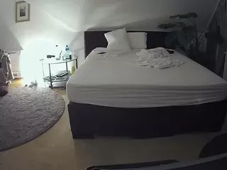 Julmodels Bedroom-A 2's Live Sex Cam Show