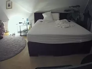 Julmodels Bedroom-A 2's Live Sex Cam Show