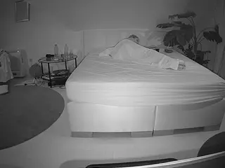 Julmodels Bedroom-A 2's Live Sex Cam Show