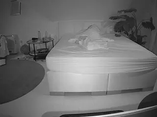 Julmodels Bedroom-A 2's Live Sex Cam Show