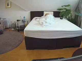 Julmodels Bedroom-A 2's Live Sex Cam Show