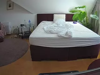 Julmodels Bedroom-A 2's Live Sex Cam Show
