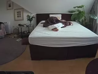 Julmodels Bedroom-A 2's Live Sex Cam Show