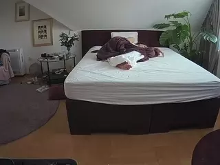 Julmodels Bedroom-A 2's Live Sex Cam Show
