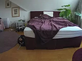 Julmodels Bedroom-A 2's Live Sex Cam Show