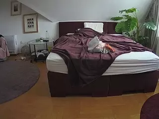Julmodels Bedroom-A 2's Live Sex Cam Show