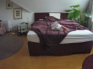 Julmodels Bedroom-A 2's Live Sex Cam Show