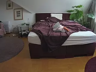 Julmodels Bedroom-A 2's Live Sex Cam Show