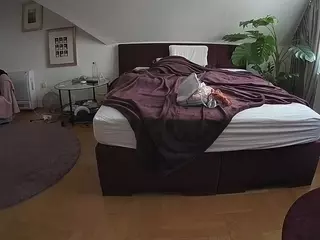 Julmodels Bedroom-A 2's Live Sex Cam Show