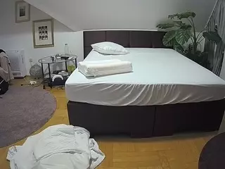 Julmodels Bedroom-A 2's Live Sex Cam Show