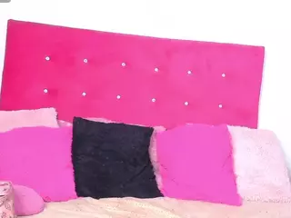 sasha-xxxx's Live Sex Cam Show