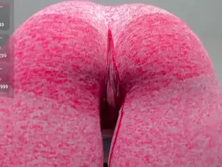 Yummyass4u's Live Sex Cam Show