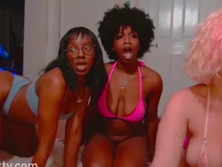 Switchy Kitty's Live Sex Cam Show