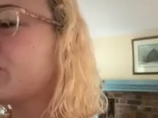 Switchy Kitty's Live Sex Cam Show