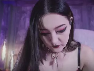 Charlotte's Live Sex Cam Show