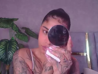 juliia-rose's Live Sex Cam Show