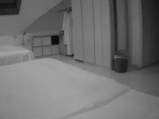 Julmodels Bedroom-D1's Live Sex Cam Show