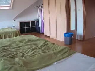 Julmodels Bedroom-D1's Live Sex Cam Show
