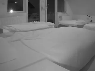 Julmodels Bedroom-D2's Live Sex Cam Show