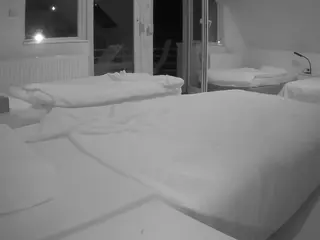 Julmodels Bedroom-D2's Live Sex Cam Show