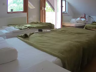 Julmodels Bedroom-D2's Live Sex Cam Show
