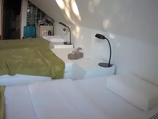 Julmodels Bedroom-D3's Live Sex Cam Show