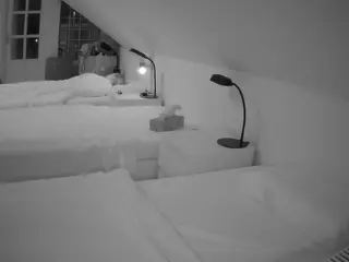 Julmodels Bedroom-D3's Live Sex Cam Show