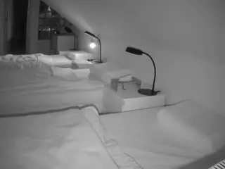 Julmodels Bedroom-D3's Live Sex Cam Show